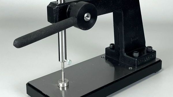 eyelet press